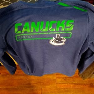 Fanatics canucks hoodie